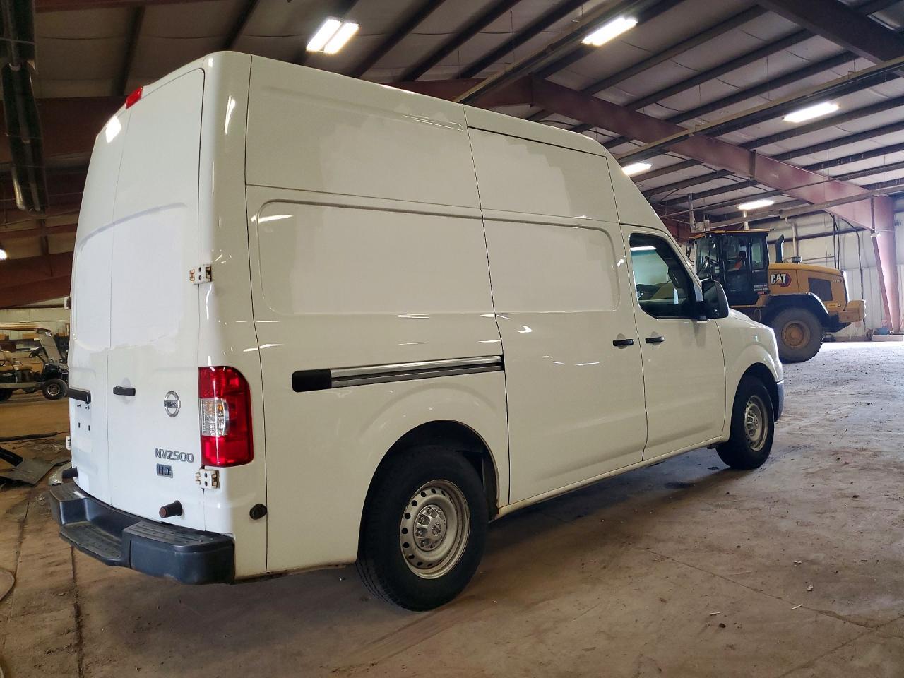 NISSAN NV