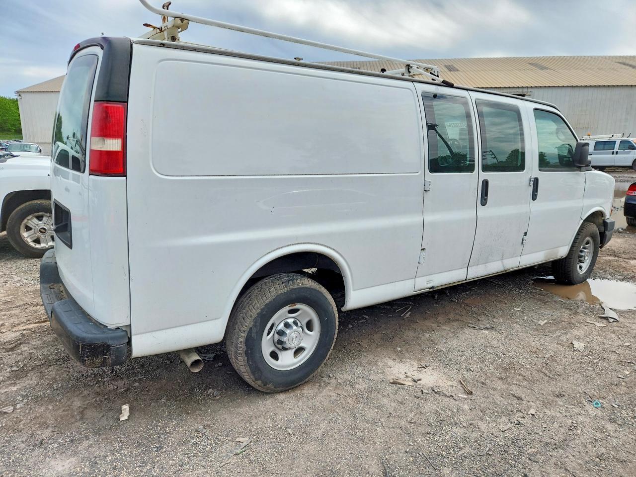 2015 CHEVROLET EXPRESS — фото 3