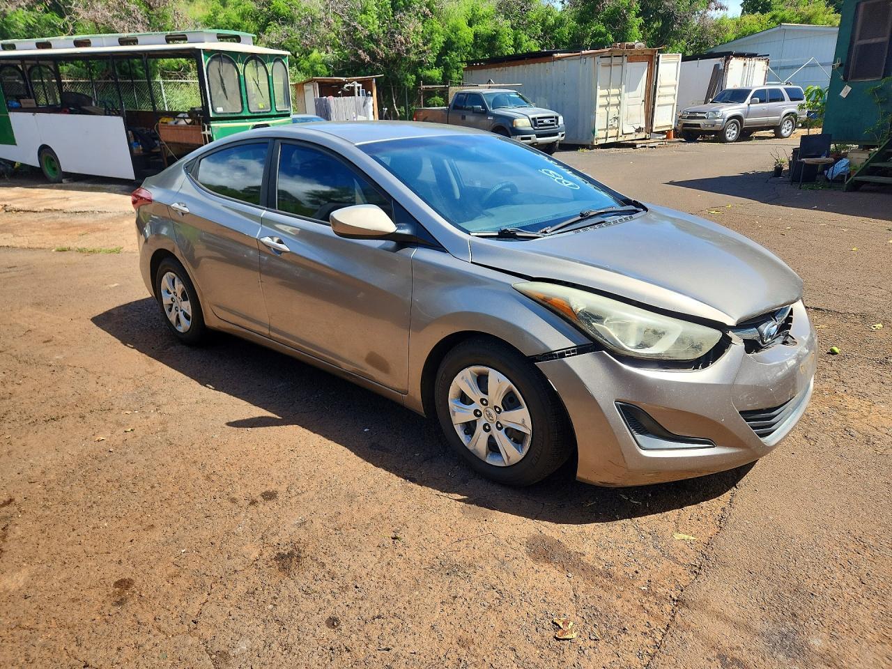 HYUNDAI ELANTRA