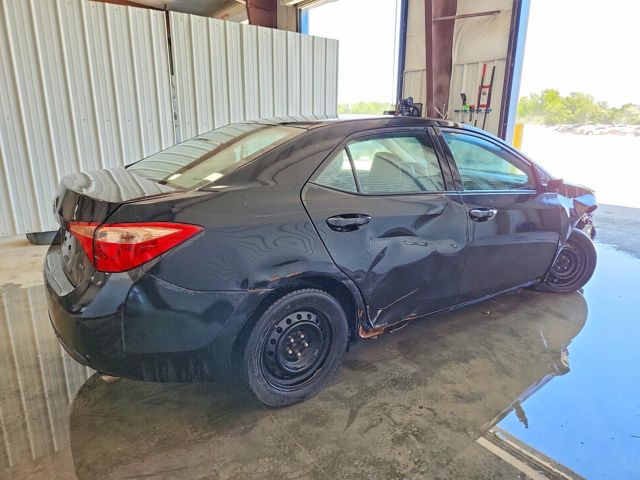 2018 TOYOTA COROLLA — фото 3