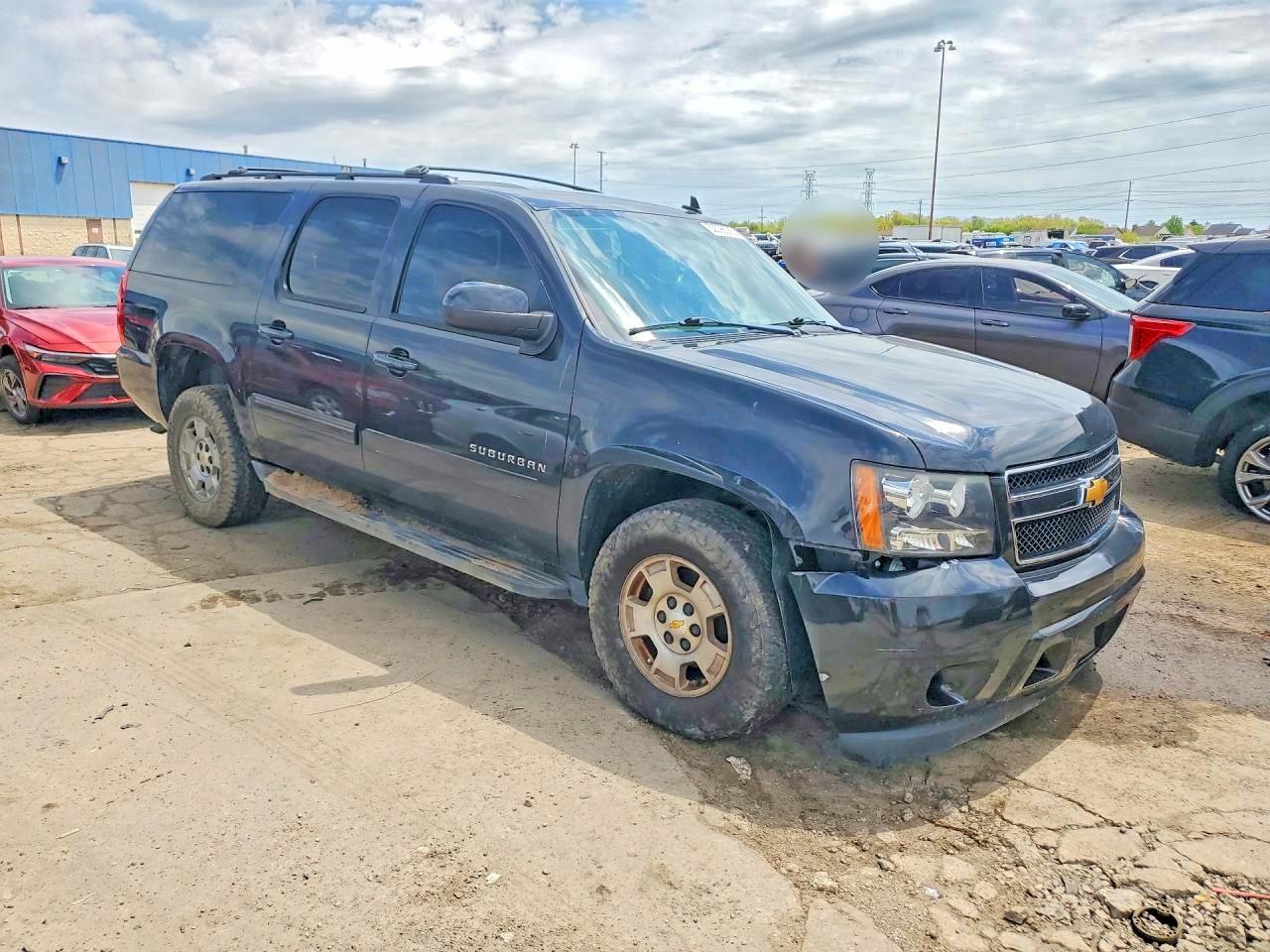 2012 CHEVROLET SUBURBAN — фото 4