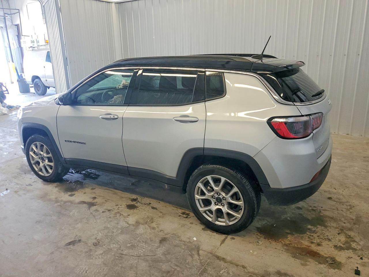 2025 JEEP COMPASS — фото 2