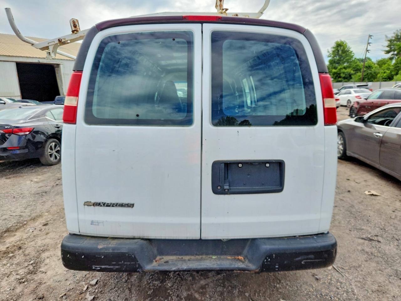 2015 CHEVROLET EXPRESS — фото 6