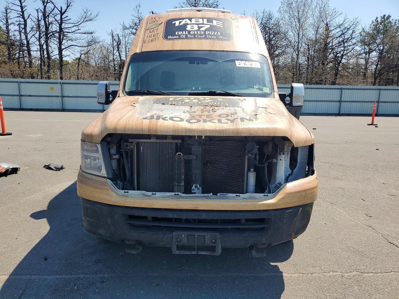 NISSAN NV2500
