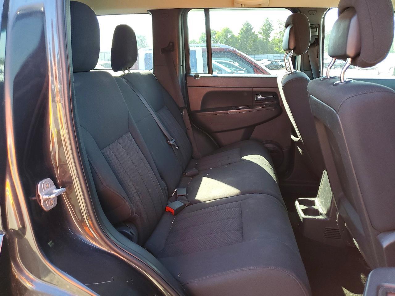 2011 JEEP LIBERTY — фото 11
