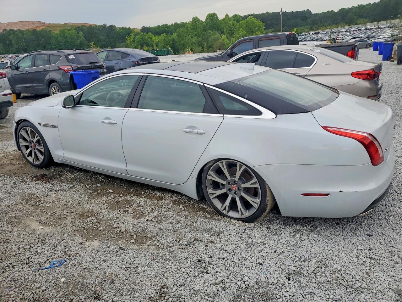 2017 JAGUAR XJ — фото 2