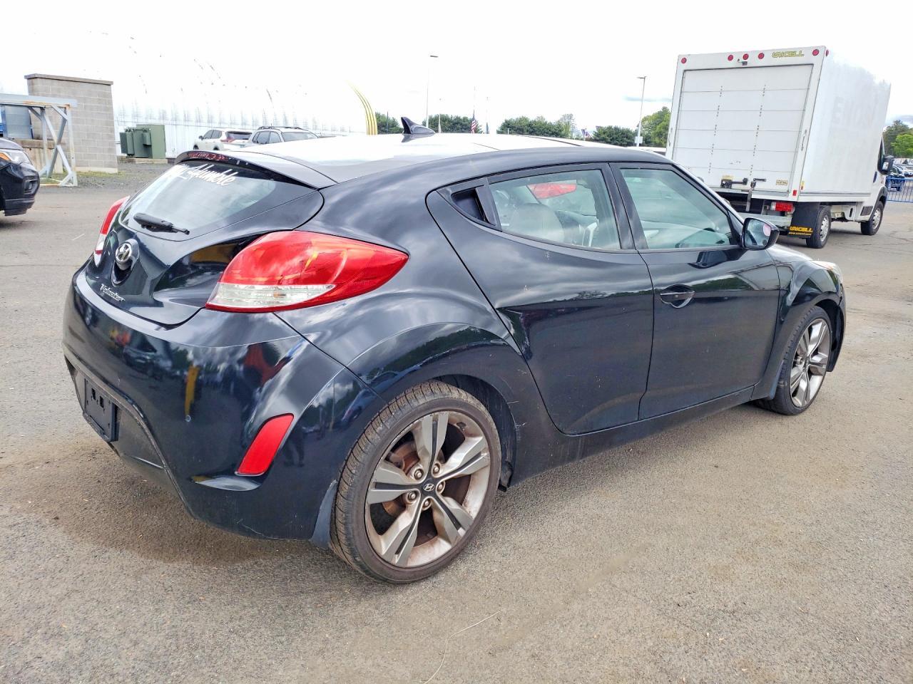 HYUNDAI VELOSTER