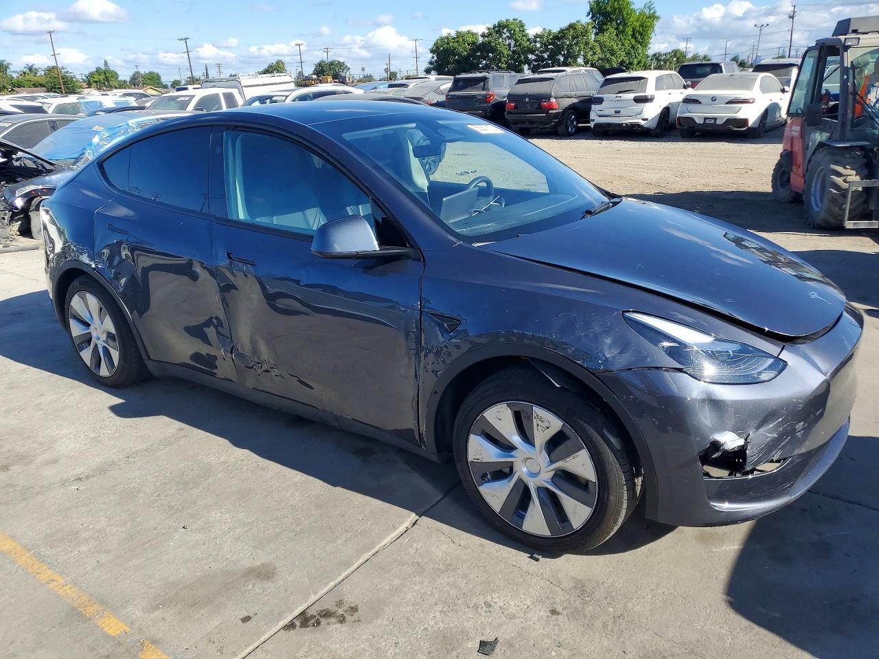 2023 TESLA MODEL Y — фото 4