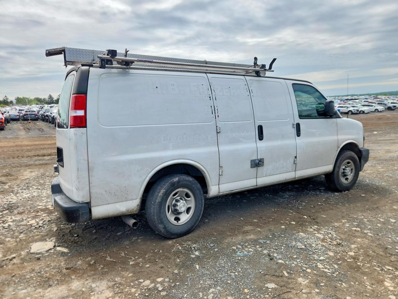 2019 CHEVROLET EXPRESS — фото 3