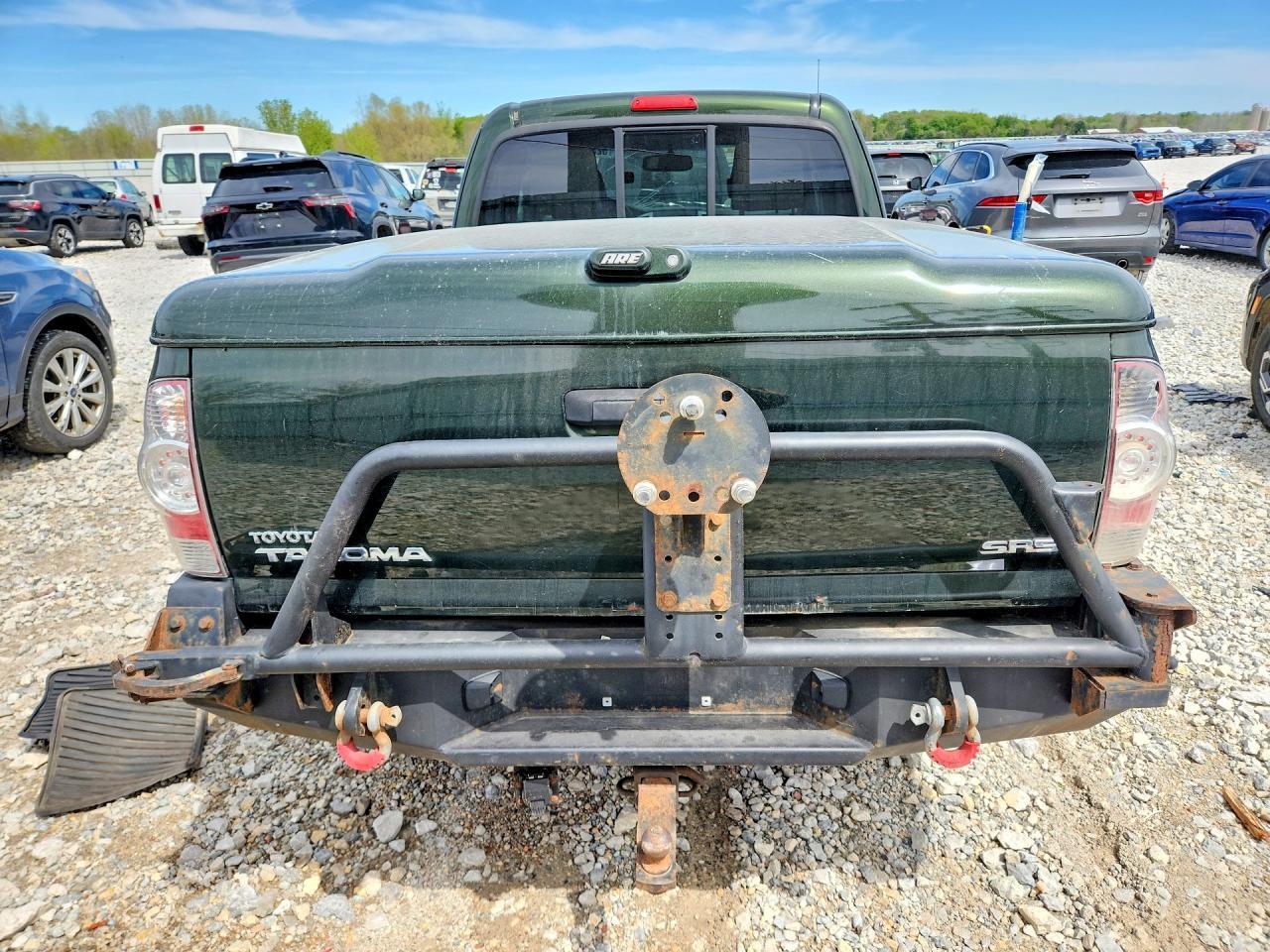 TOYOTA TACOMA