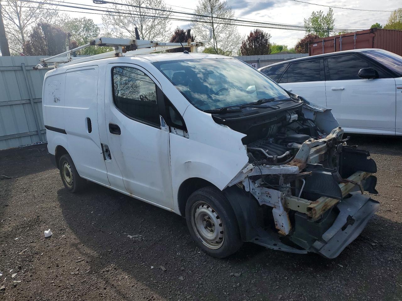 NISSAN NV200