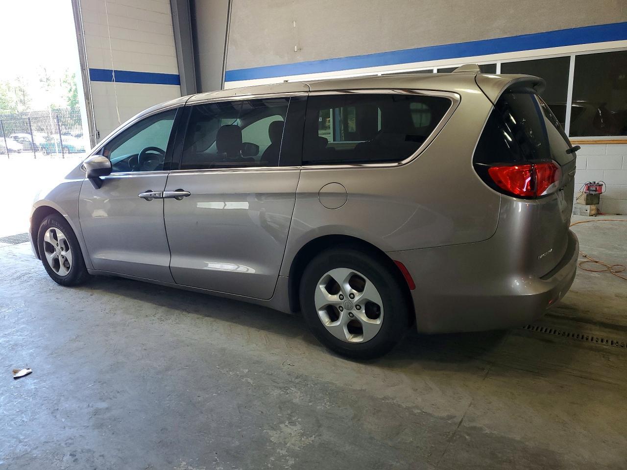 CHRYSLER PACIFICA