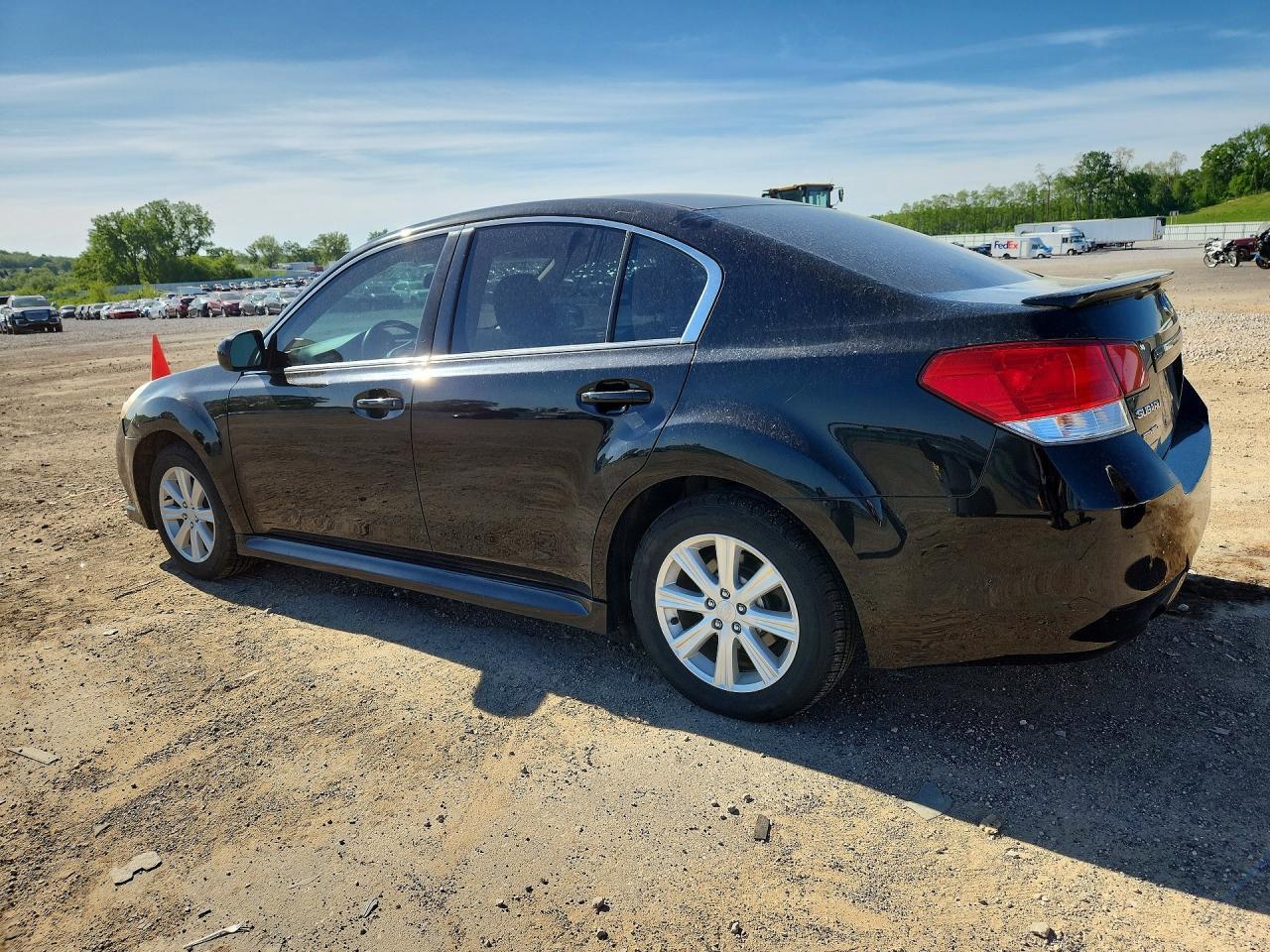 2010 SUBARU LEGACY — фото 2