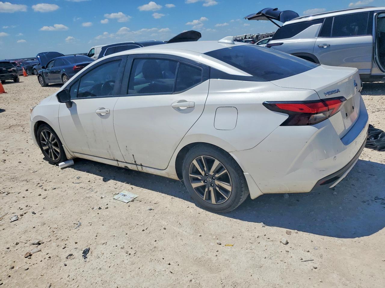 NISSAN VERSA