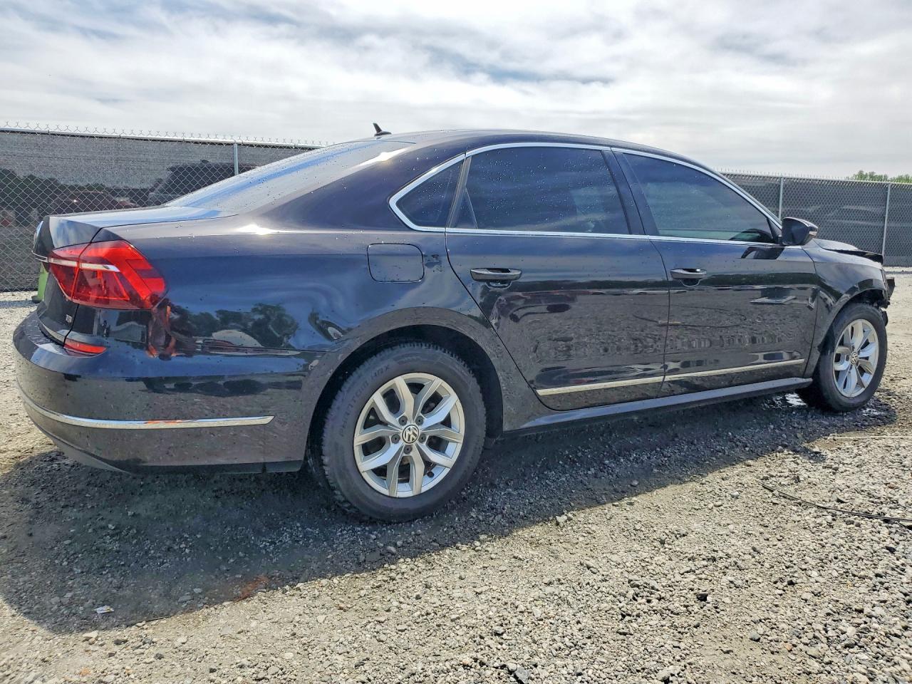 2017 VOLKSWAGEN PASSAT — фото 3