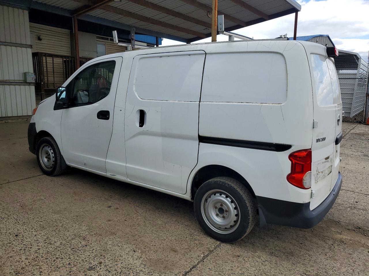 NISSAN NV200