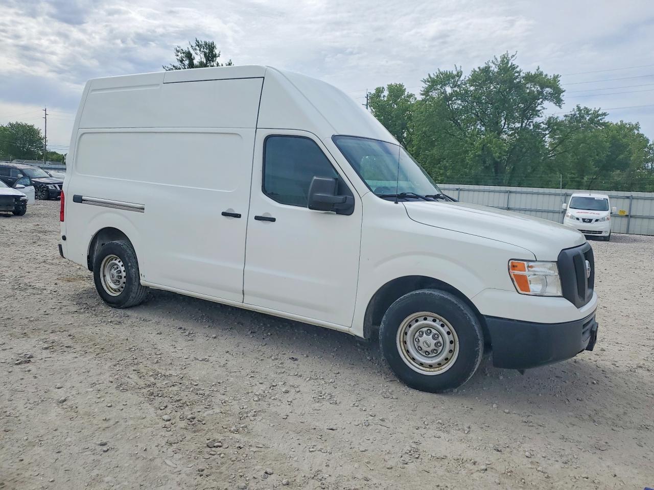NISSAN NV