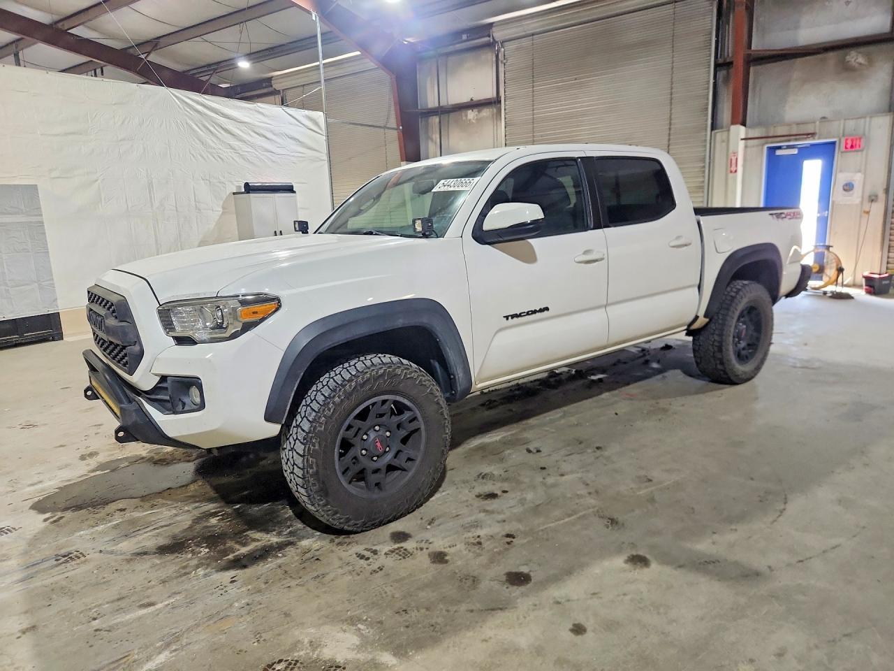 TOYOTA TACOMA