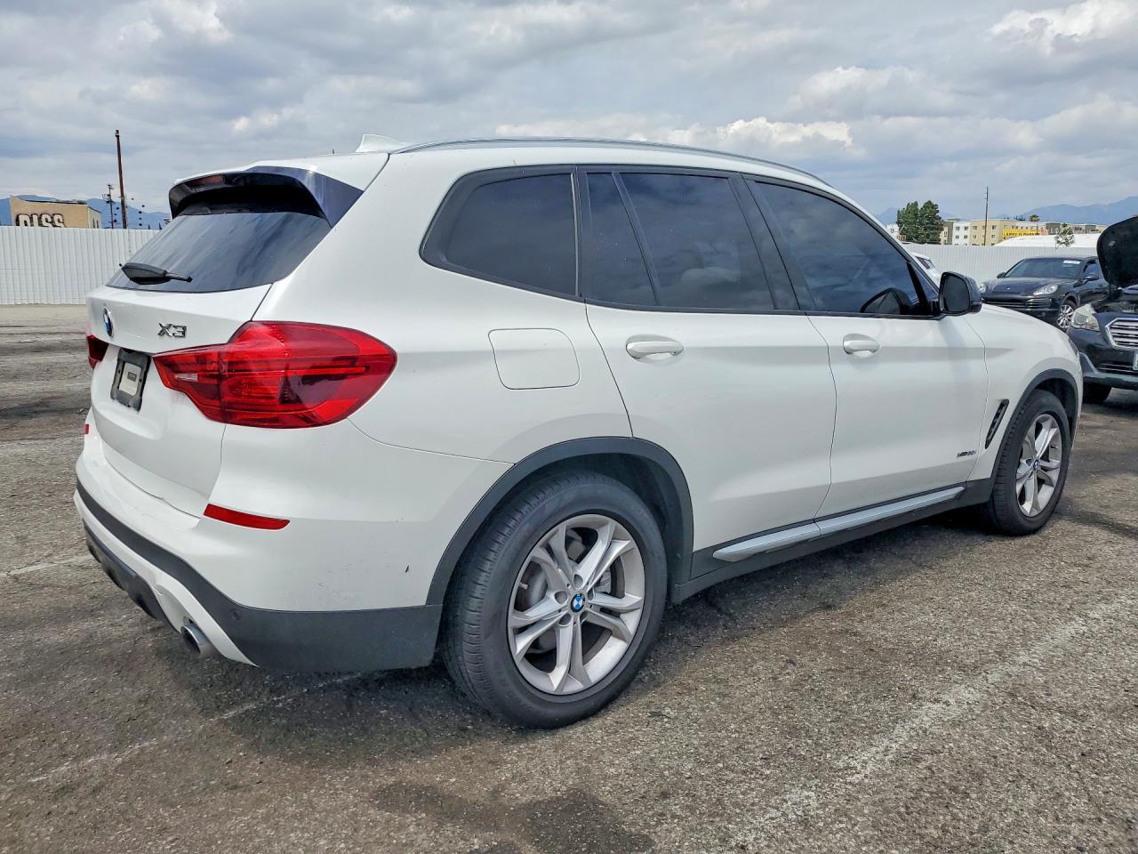 2018 BMW X3 — фото 3