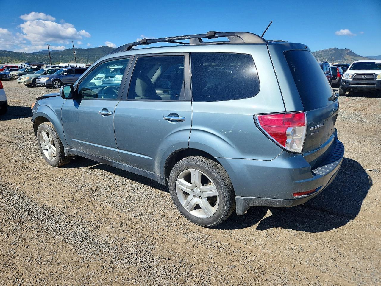 2010 SUBARU FORESTER — фото 2