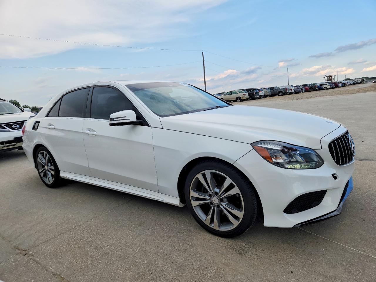 2015 MERCEDES-BENZ E-CLASS — фото 4