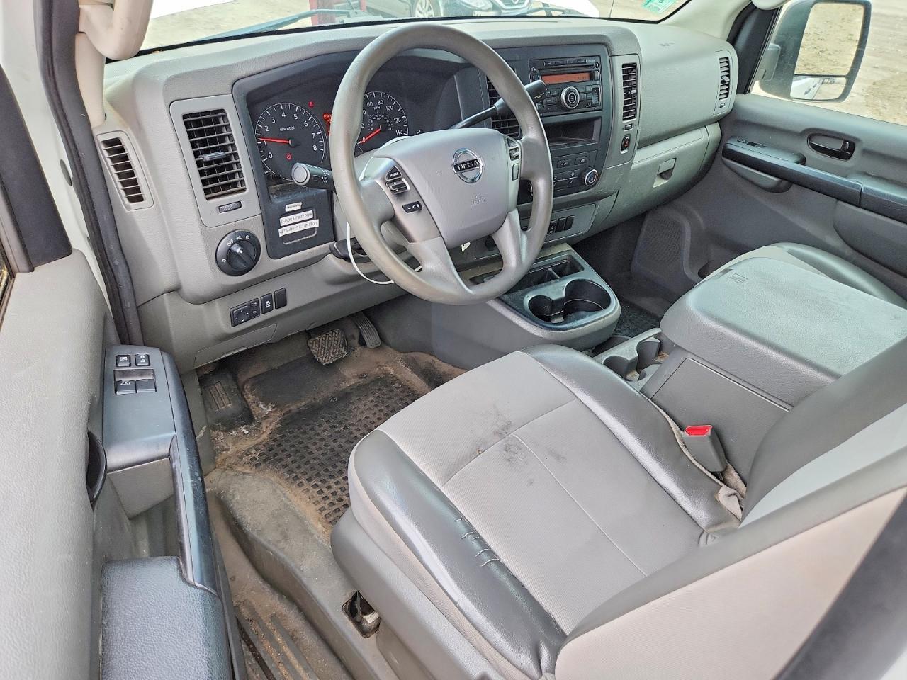 2014 NISSAN NV2500 — фото 8