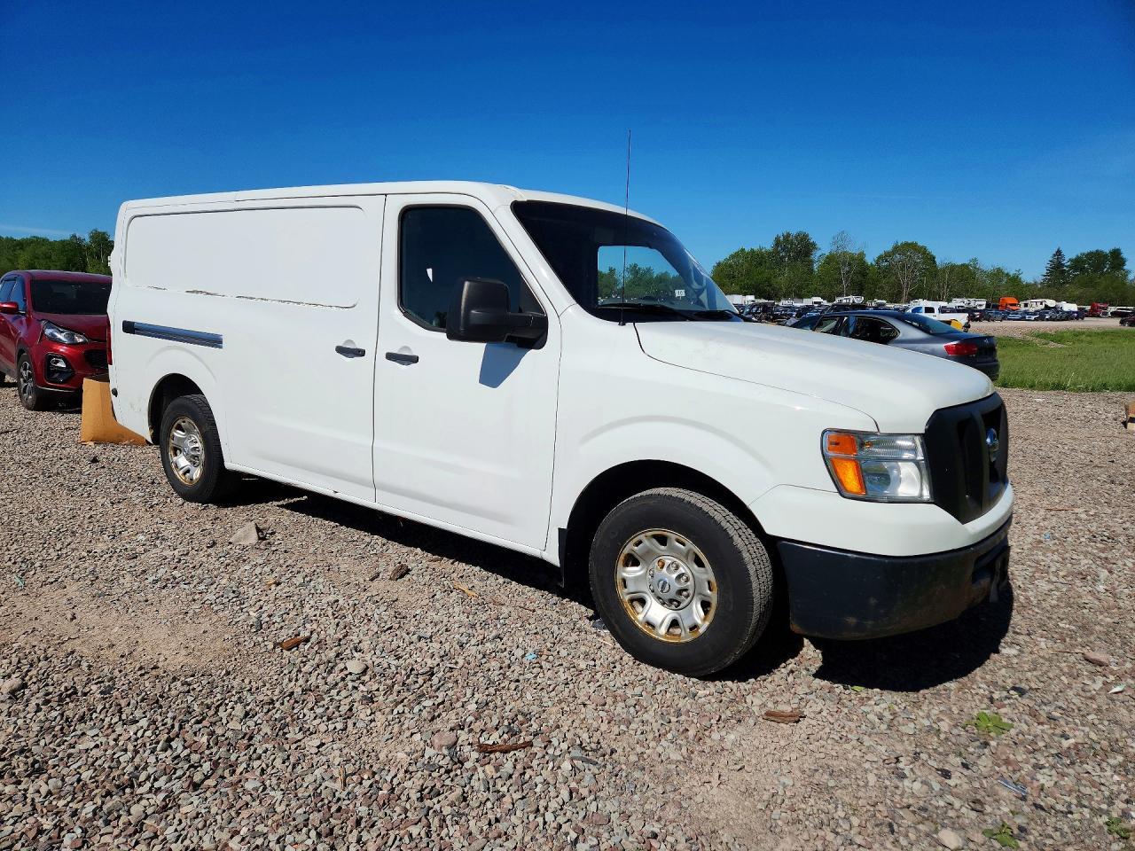 2017 NISSAN NV2500 — фото 4