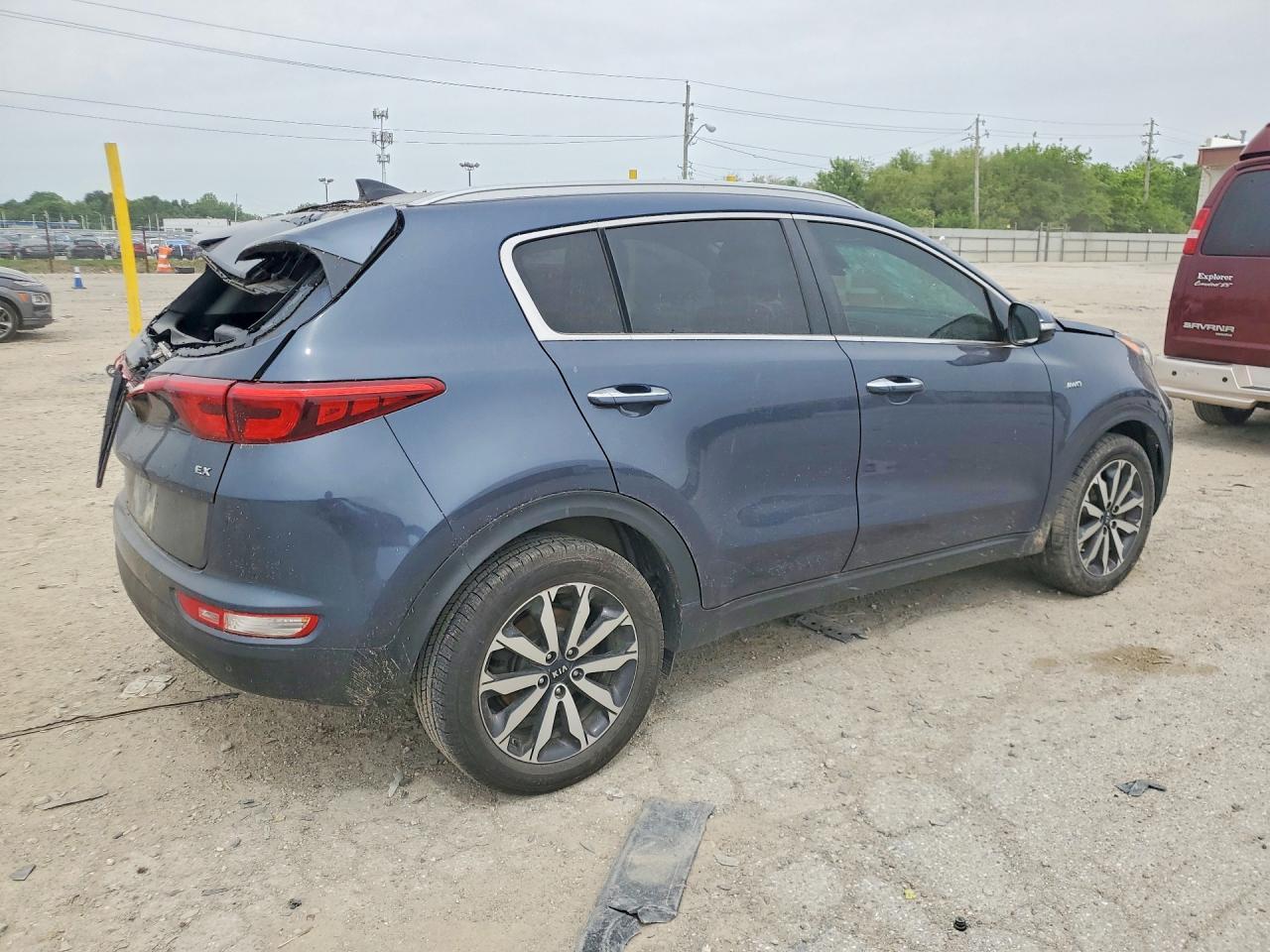 2017 KIA SPORTAGE — фото 3