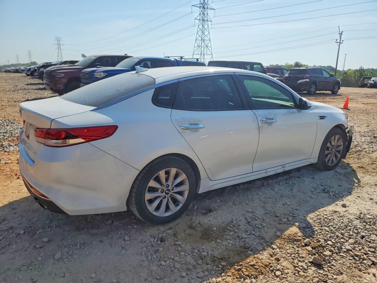 2017 KIA OPTIMA — фото 3