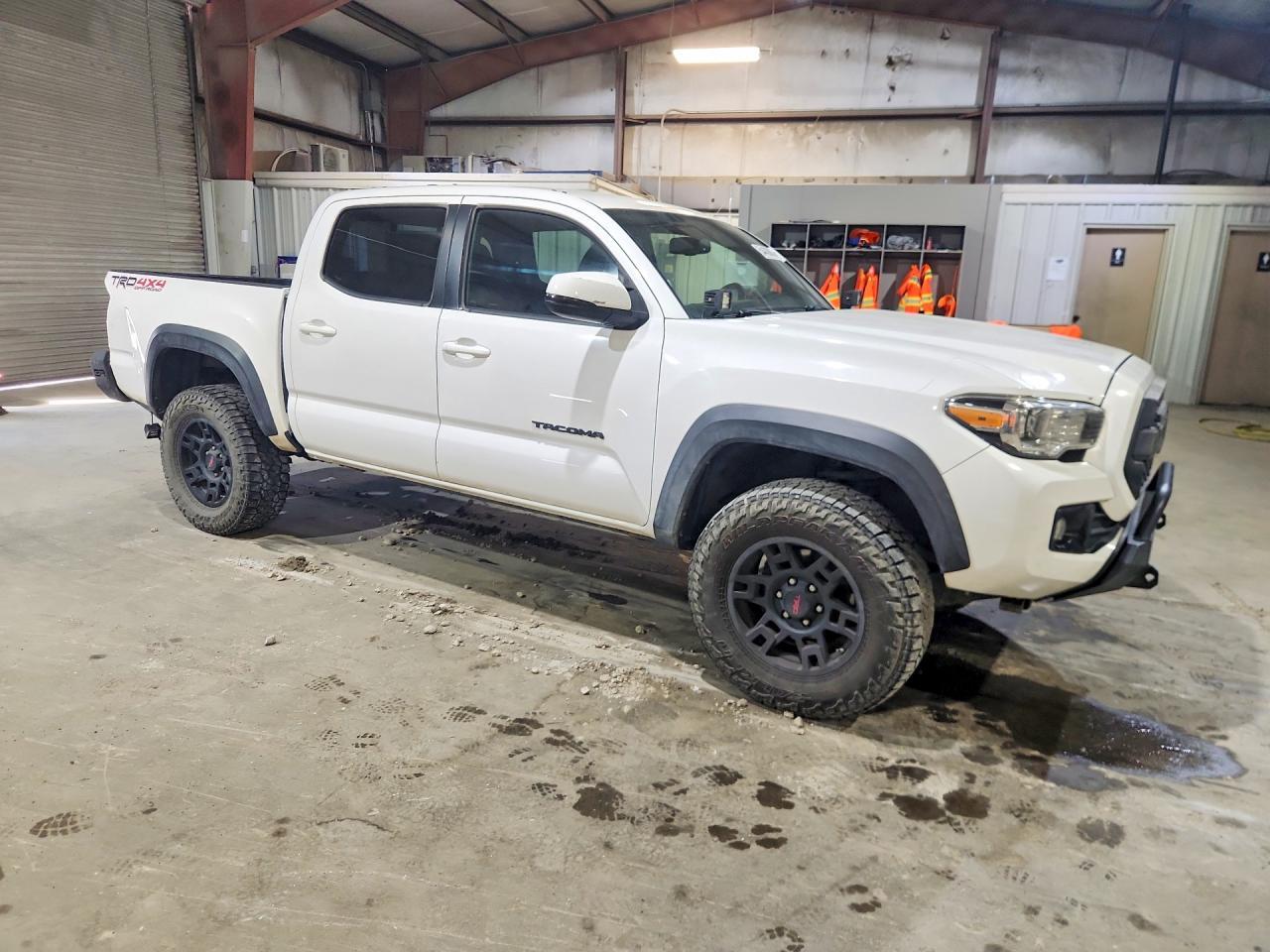 TOYOTA TACOMA