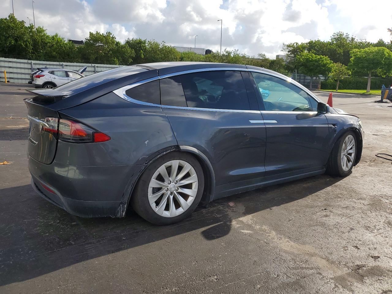 2017 TESLA MODEL X — фото 3