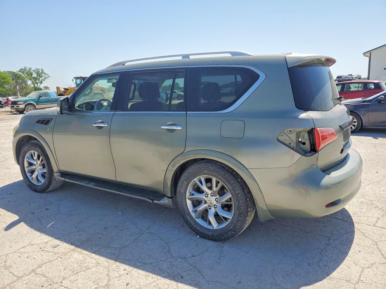 INFINITI QX56