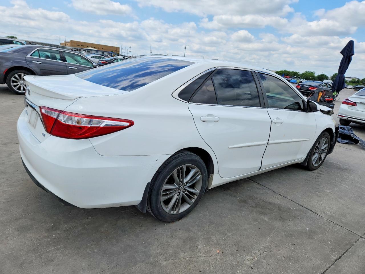 2015 TOYOTA CAMRY — фото 3
