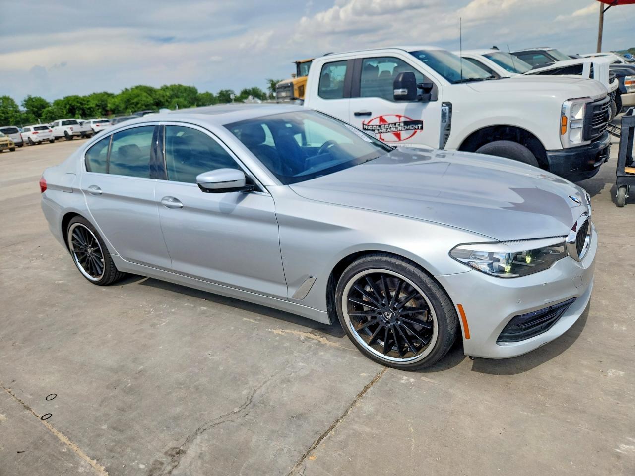 2019 BMW 5 SERIES — фото 4