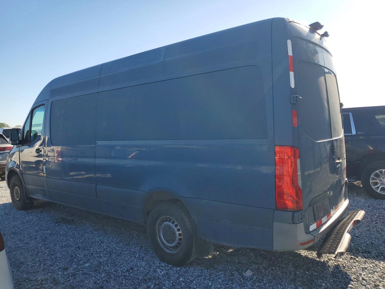 MERCEDES-BENZ SPRINTER
