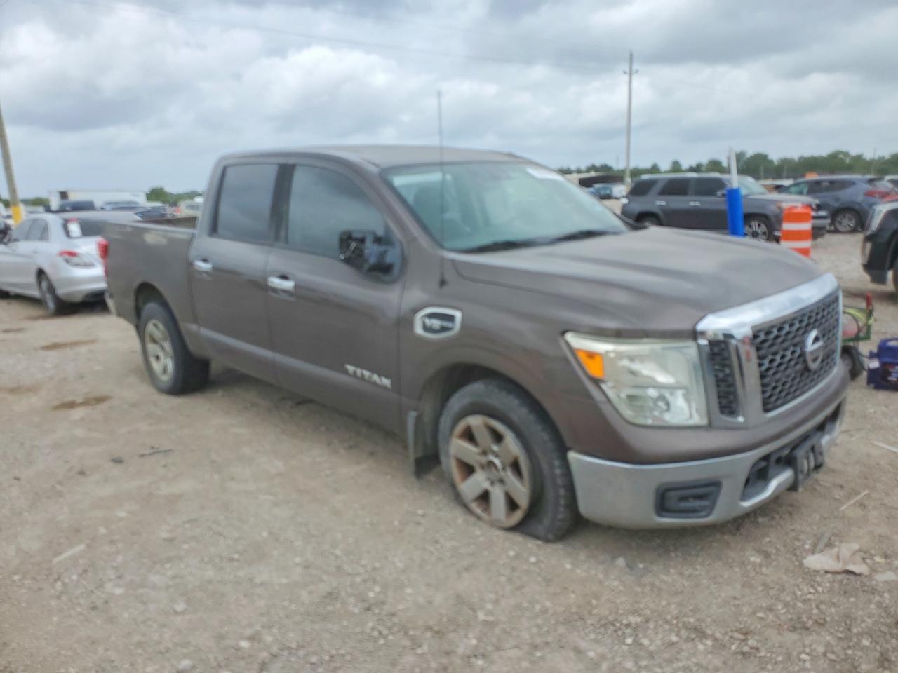 2017 NISSAN TITAN — фото 4