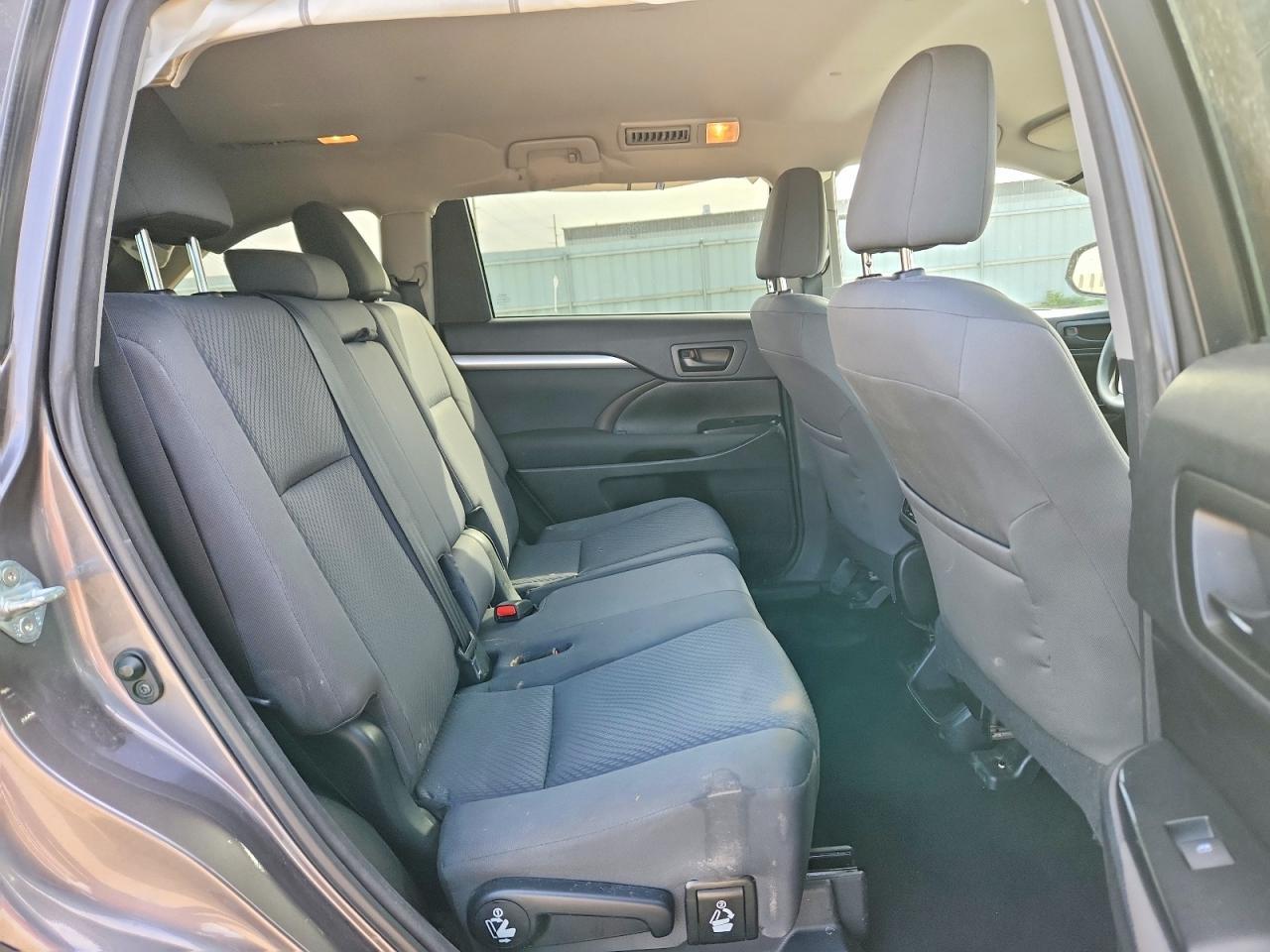 2016 TOYOTA HIGHLANDER — фото 11