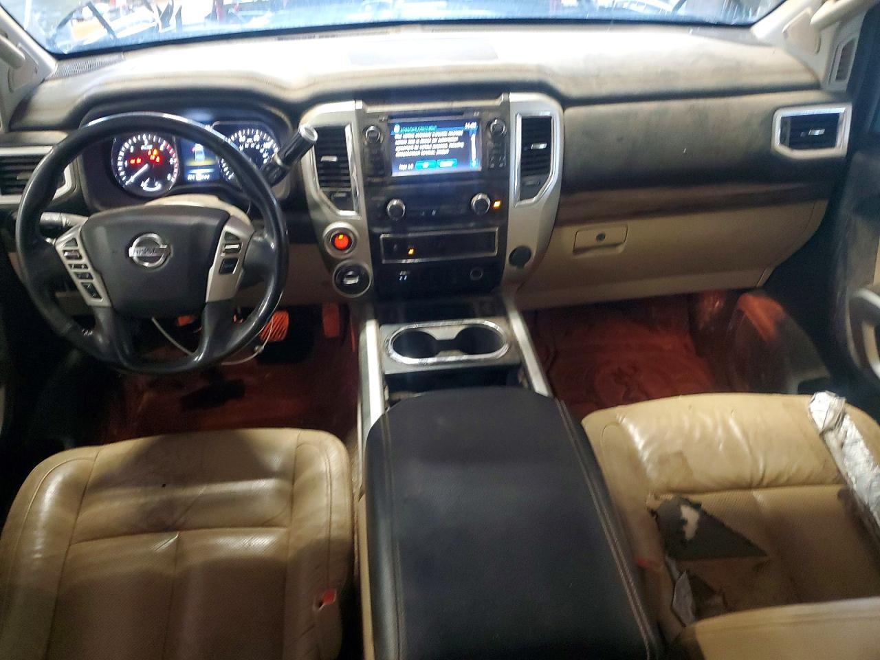 NISSAN TITAN