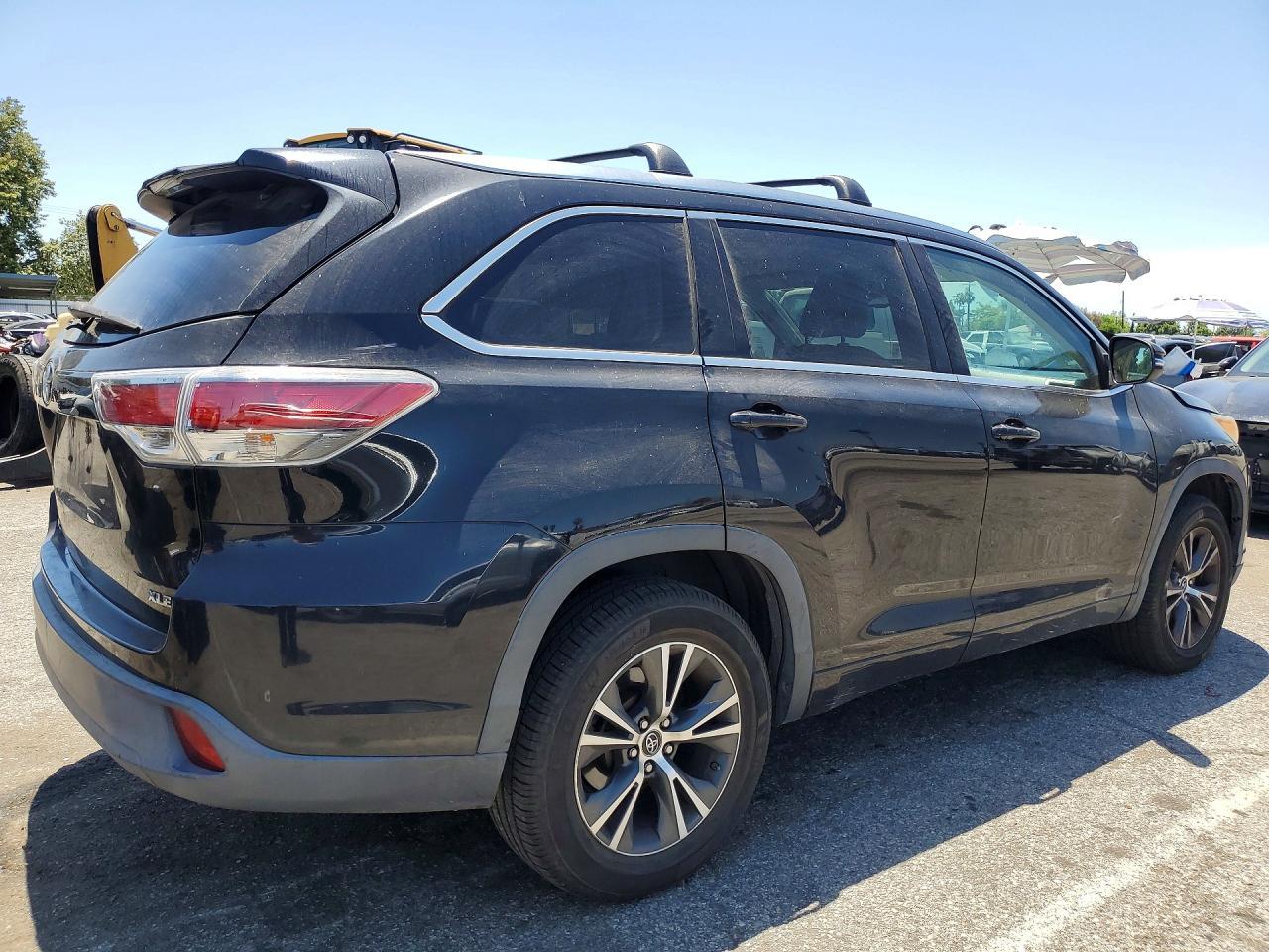 2016 TOYOTA HIGHLANDER — фото 3