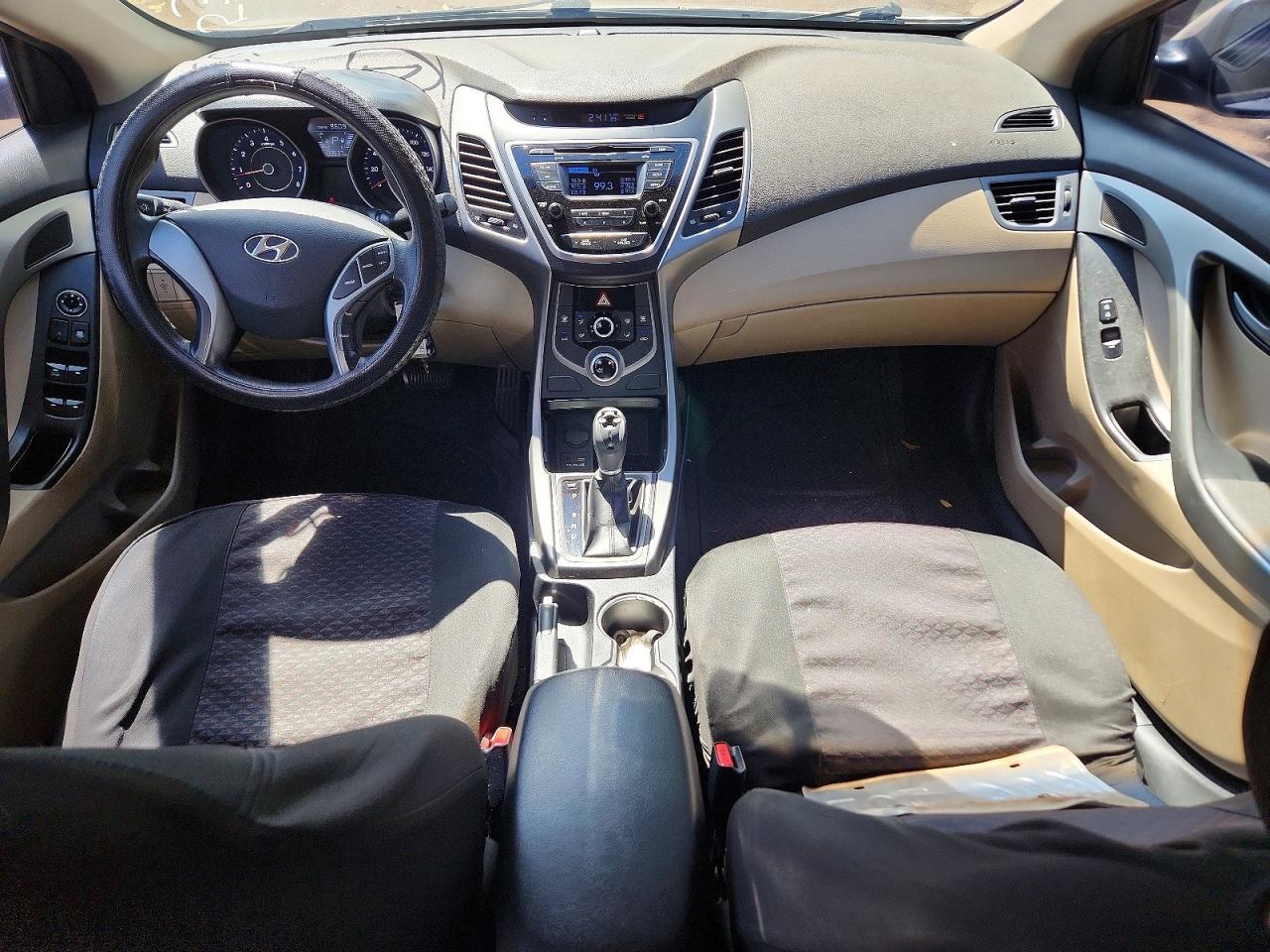 HYUNDAI ELANTRA