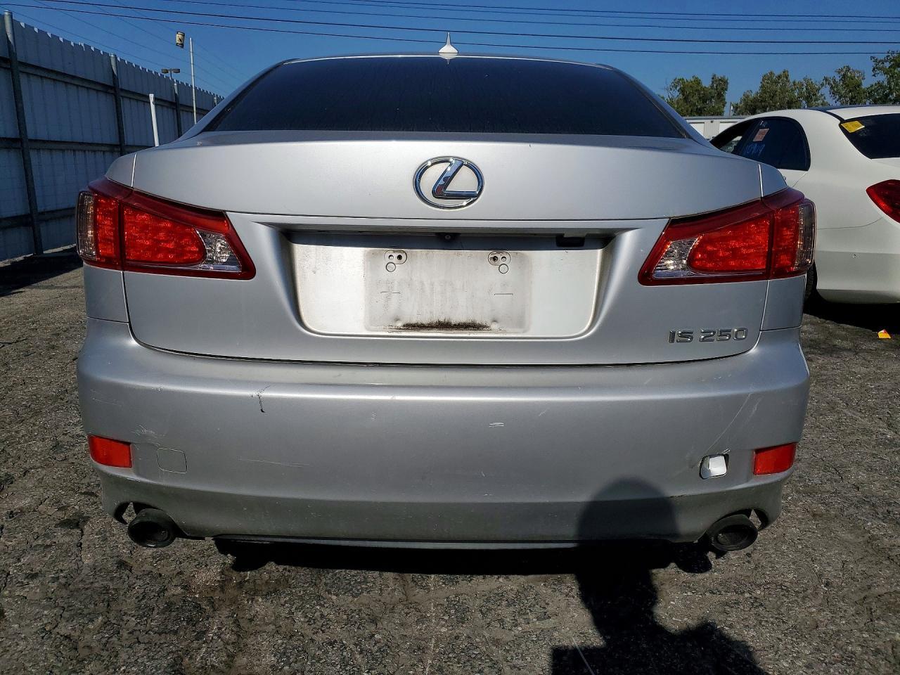 2011 LEXUS IS 250 — фото 6