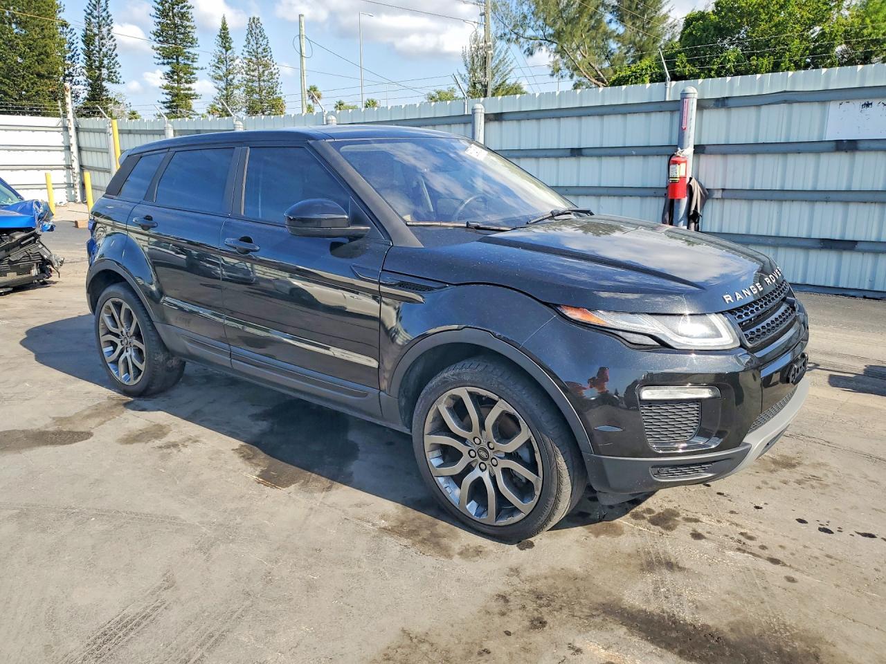 2017 LAND ROVER RANGE ROVER EVOQUE — фото 4