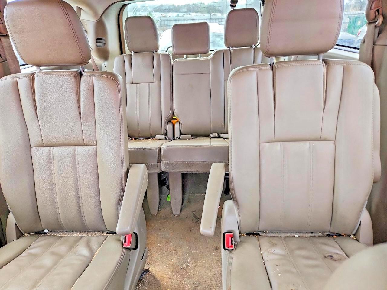 2014 CHRYSLER TOWN & COUNTRY — фото 10