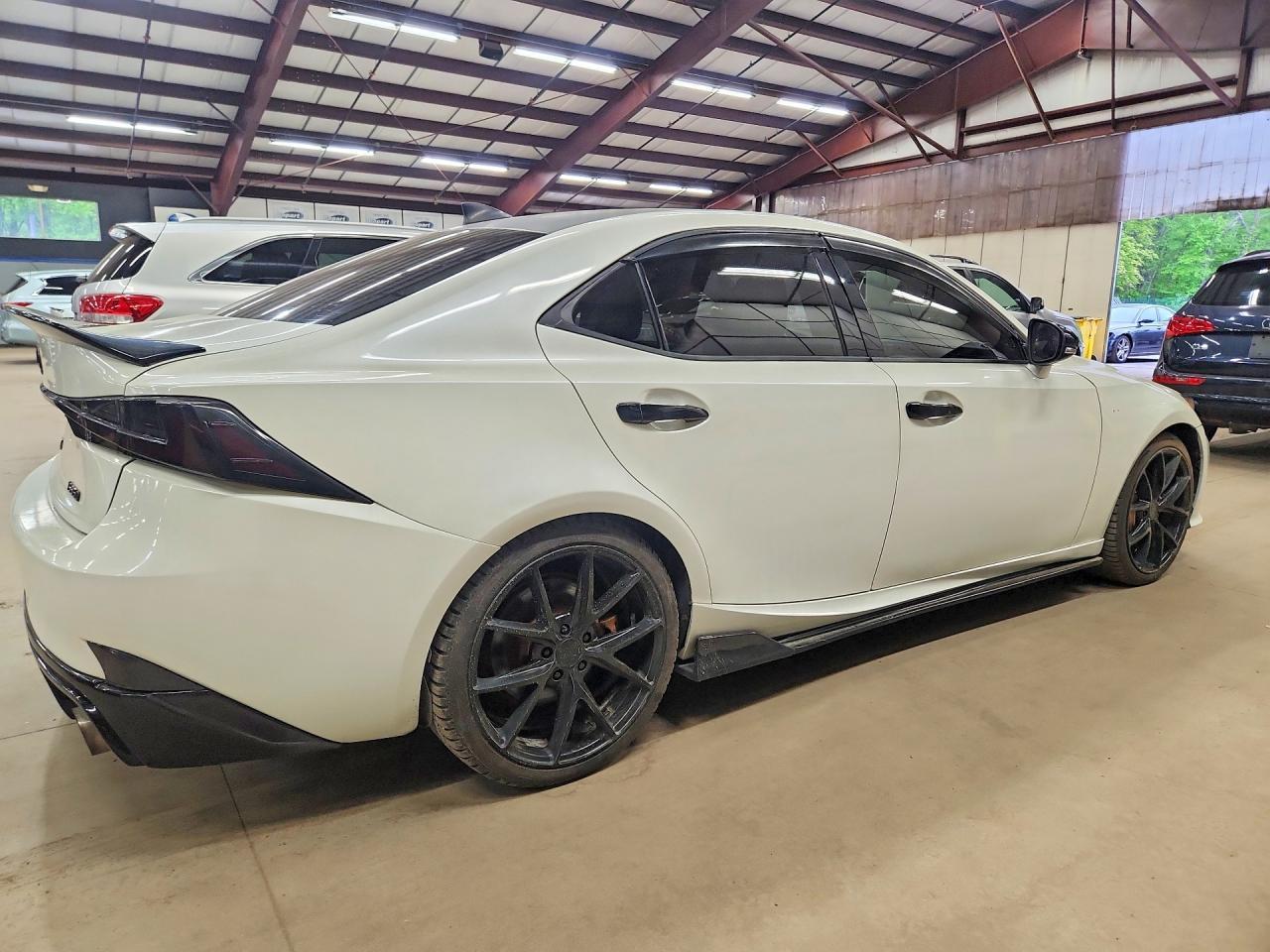 LEXUS IS