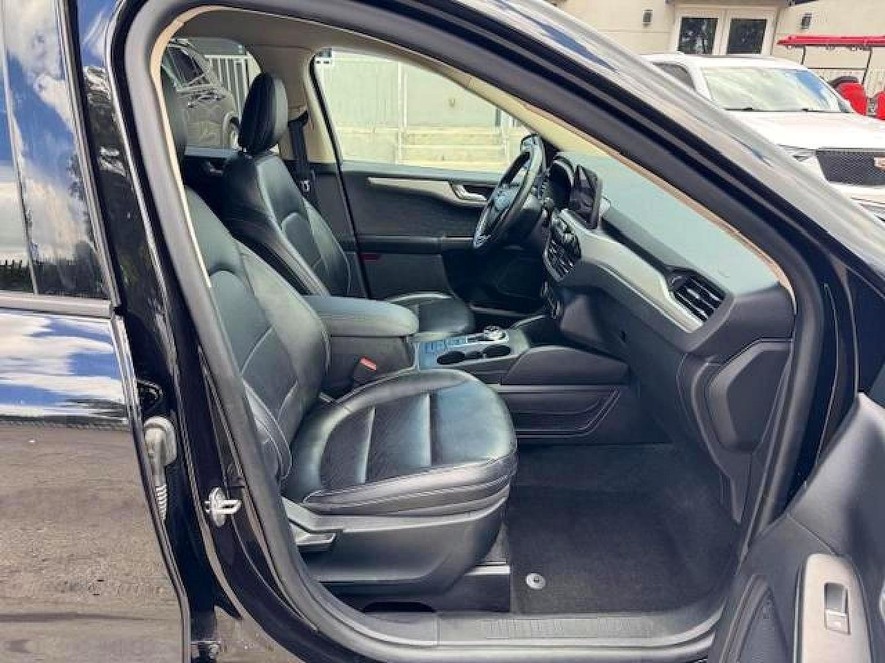 FORD ESCAPE