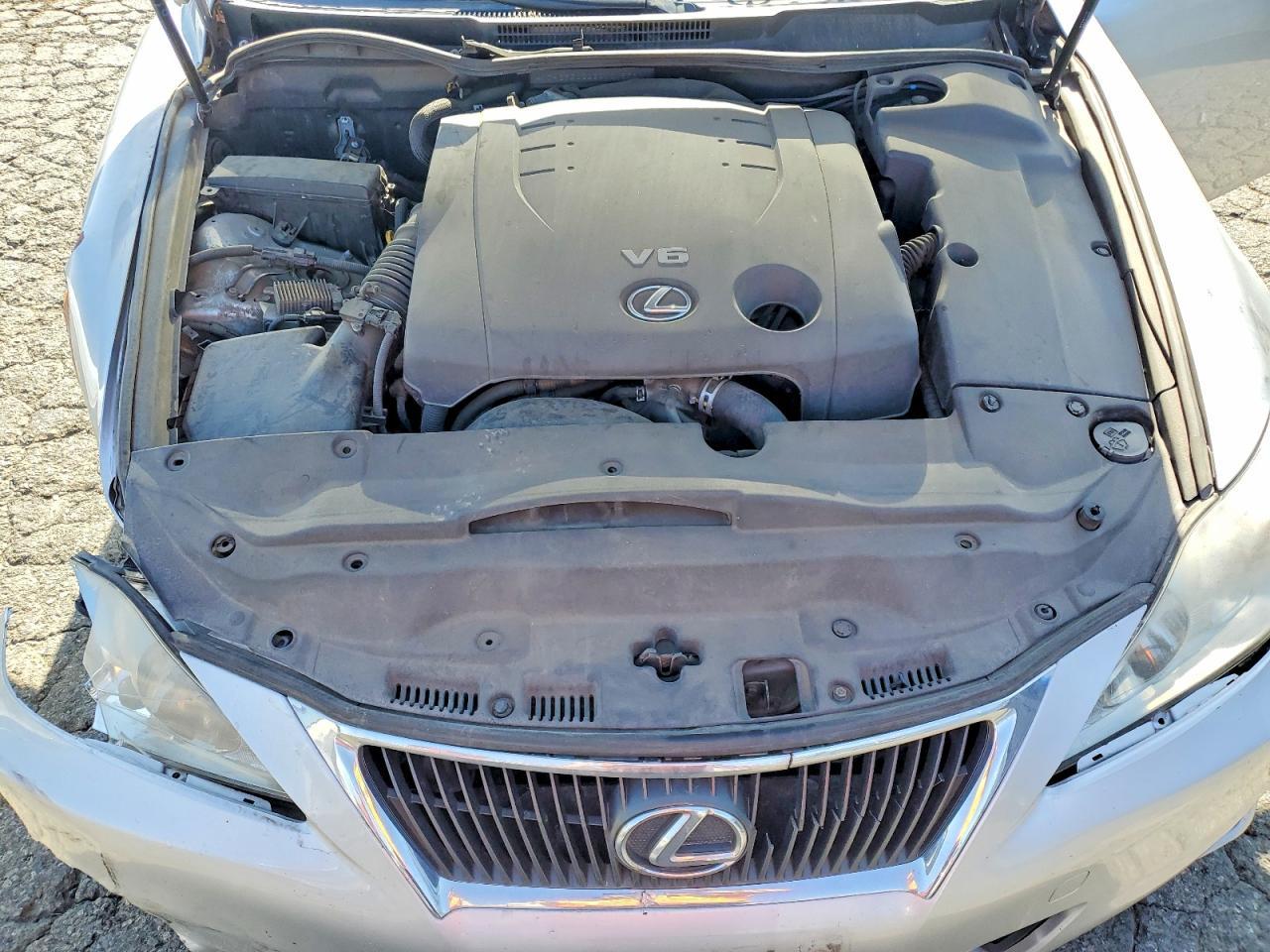 2011 LEXUS IS 250 — фото 11