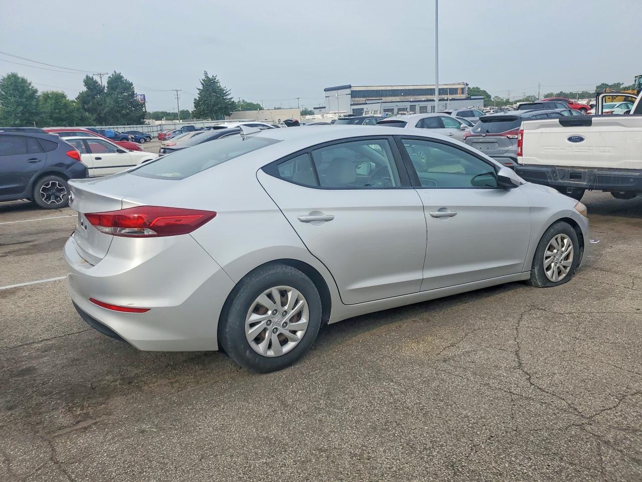 2017 HYUNDAI ELANTRA — фото 3