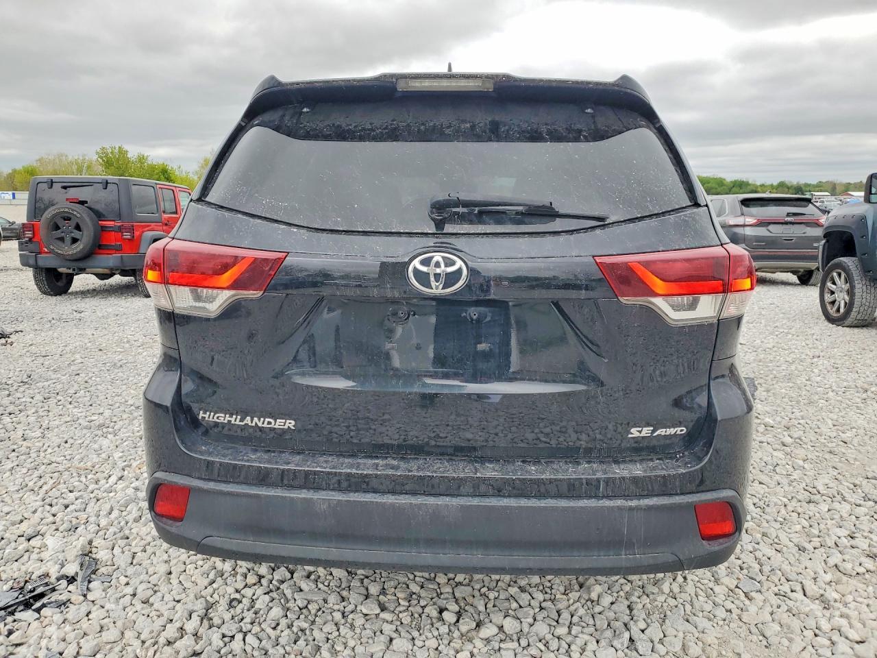 TOYOTA HIGHLANDER