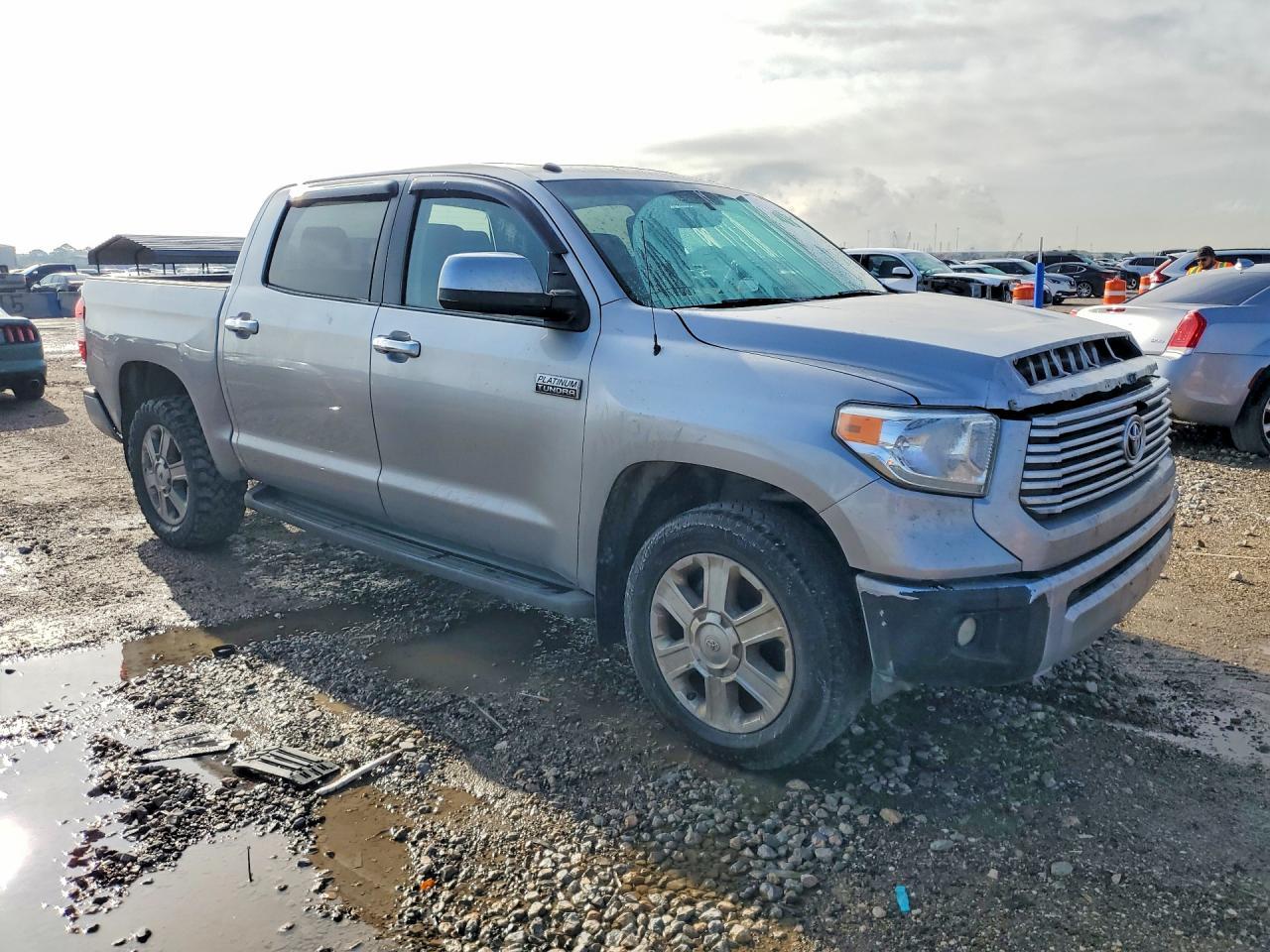 2015 TOYOTA TUNDRA — фото 4