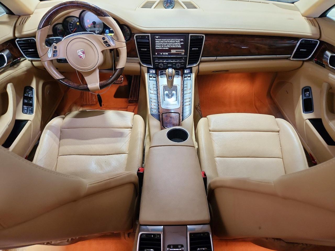 PORSCHE PANAMERA